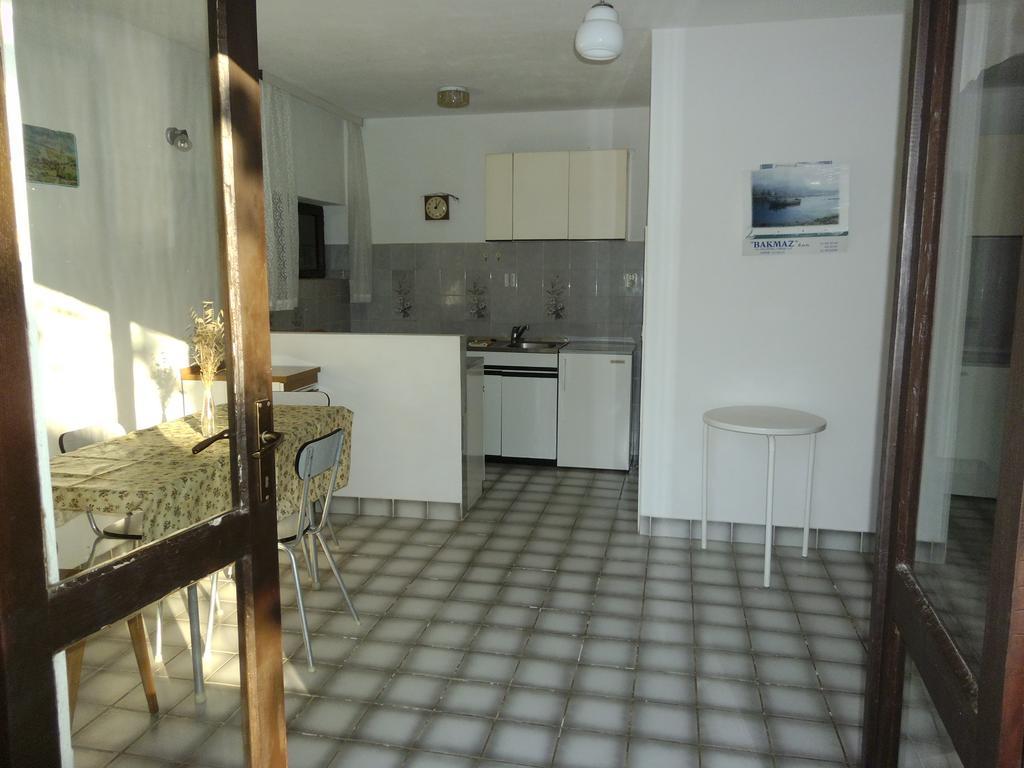 Apartments Kreso 5 Meters From The Beach With See View Shadow And Parking Place 스타라 노발랴 객실 사진